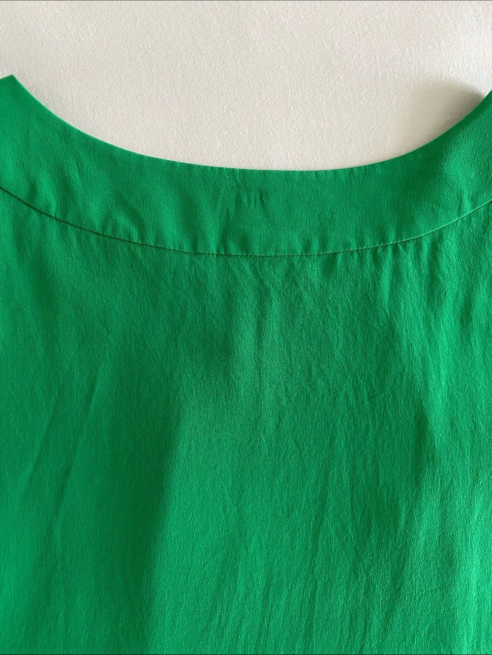 kate spade 100% Silk Kelly Green pleat front blouse 3/4 sleeve Size Medium - Picture 9 of 14